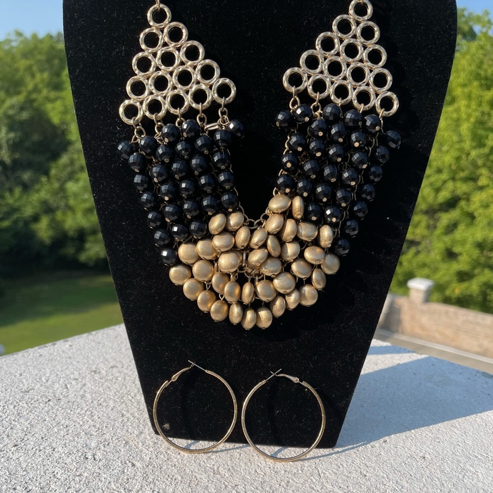 Beautiful Necklace and Earrings Set